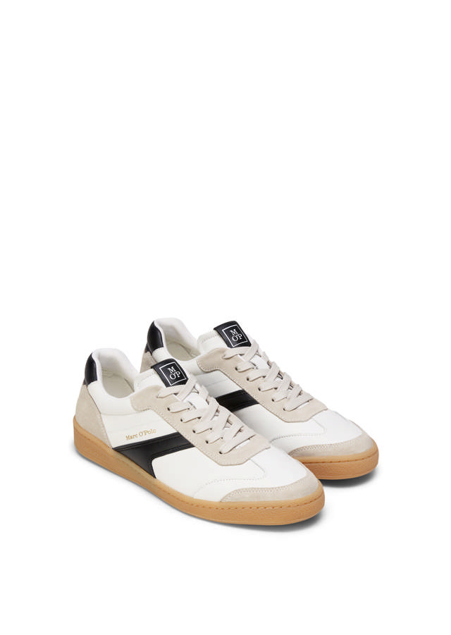 Strigaskór úr fínu leðri 