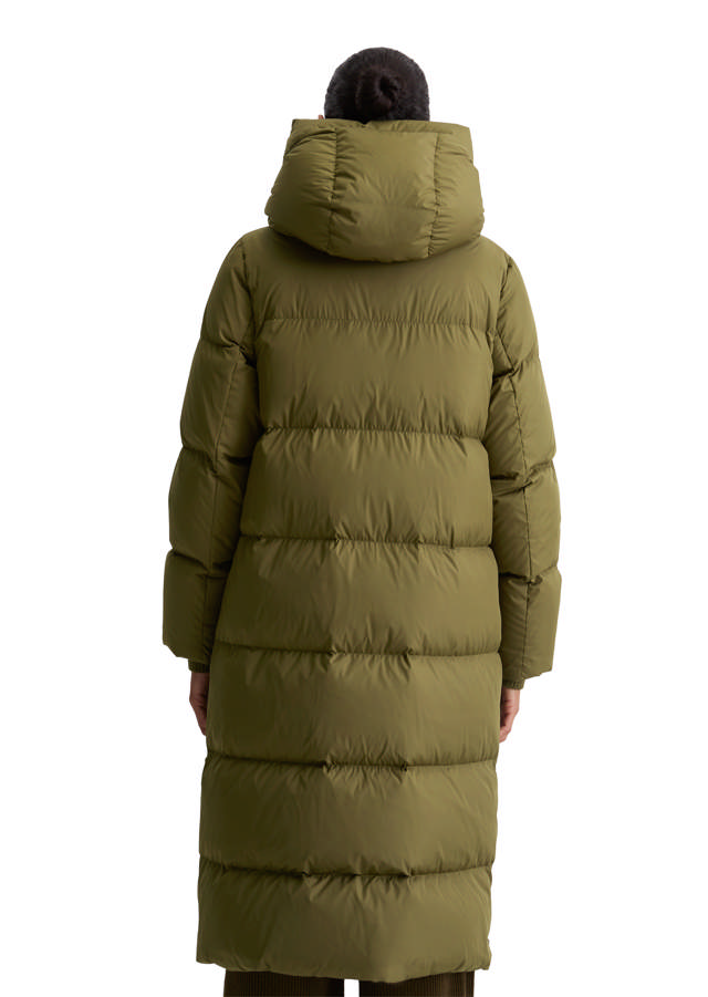 Dúnkápa (RDS) með hettu og axlaböndum