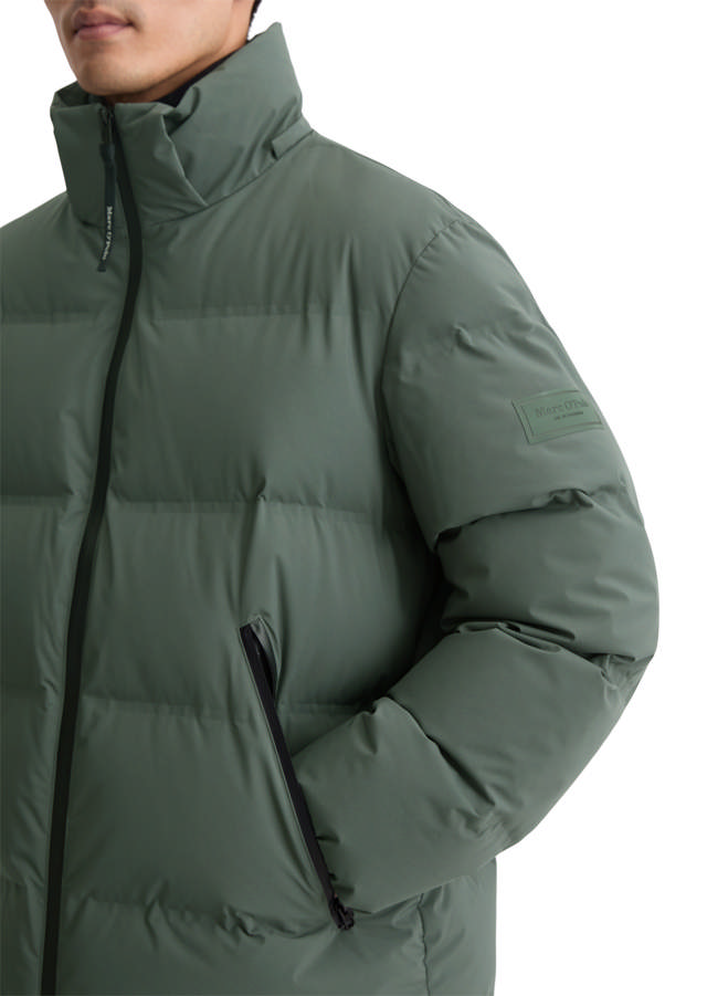 Stuttur Vatnsheldur Dúnjakki RDS með hettu