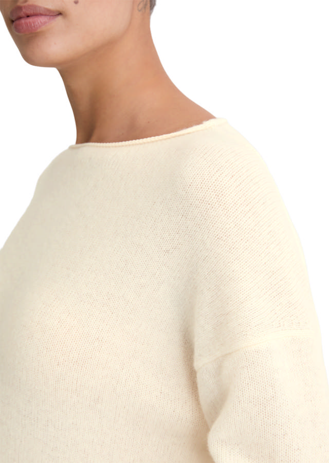 Ullarpeysa úr 100% ull með síðum ermum, beint hálsmál